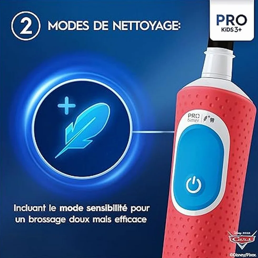 Oral-B Elektryczna szczoteczka do zębów Pro Kids dla dzieci, samochody Disneya, 1 miękka szczotka, 1 etui podróżne, timer i wibracje, akumulator do ładowania, 4 naklejki, 3 lata i więcej